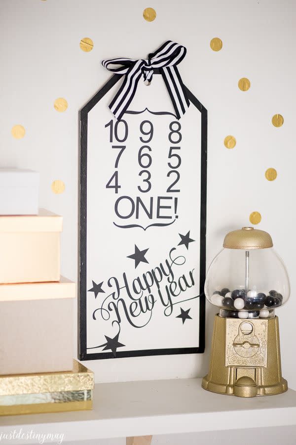 New Year's Eve Countdown Tag