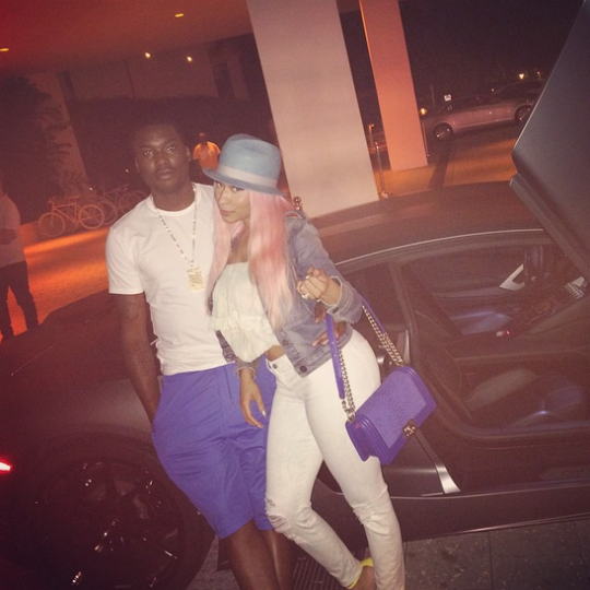 Nicki Minaj's fiance Meek Mill gives her a helping hand on New