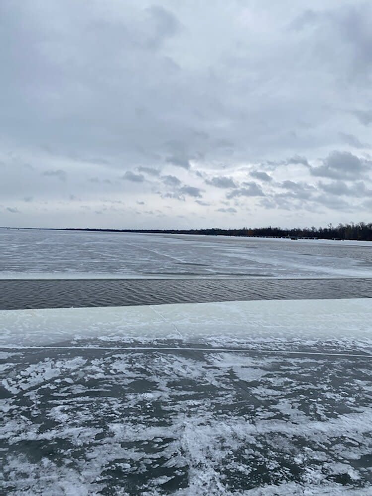 fishermen rescued in minnesota