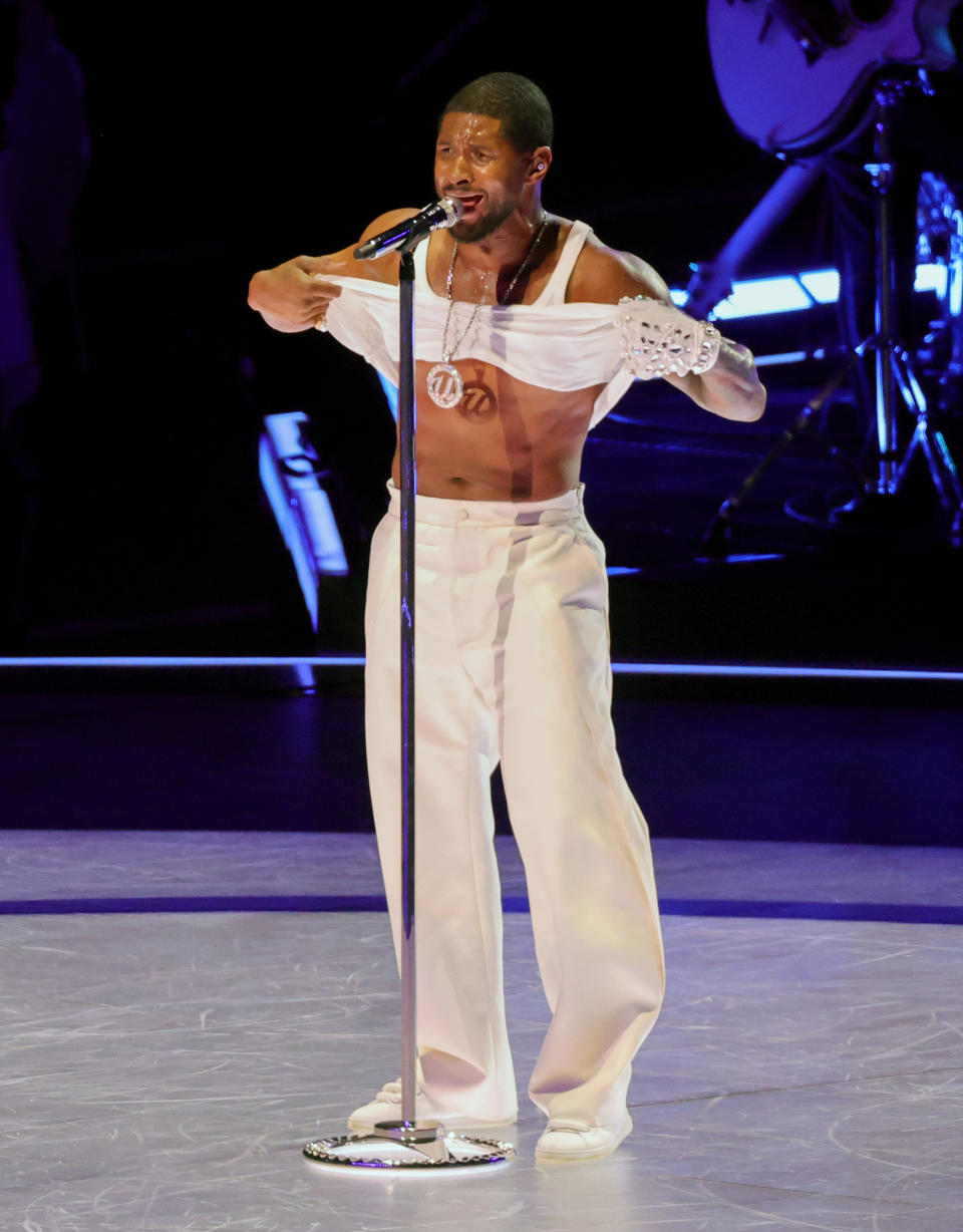 Usher Performing