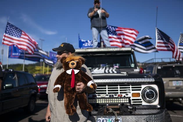 Au départ de la manifestation pro-Trump, samedi, à Clackamas, dans l'Oregon.