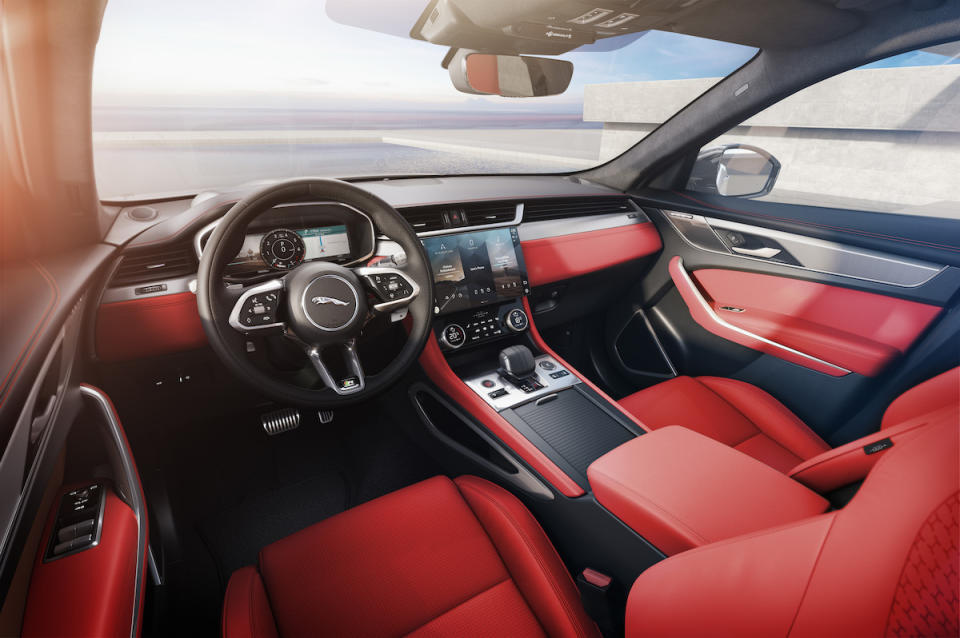 Jag_F-PACE_21MY_Studio_Interior_Red_01_150920.jpg