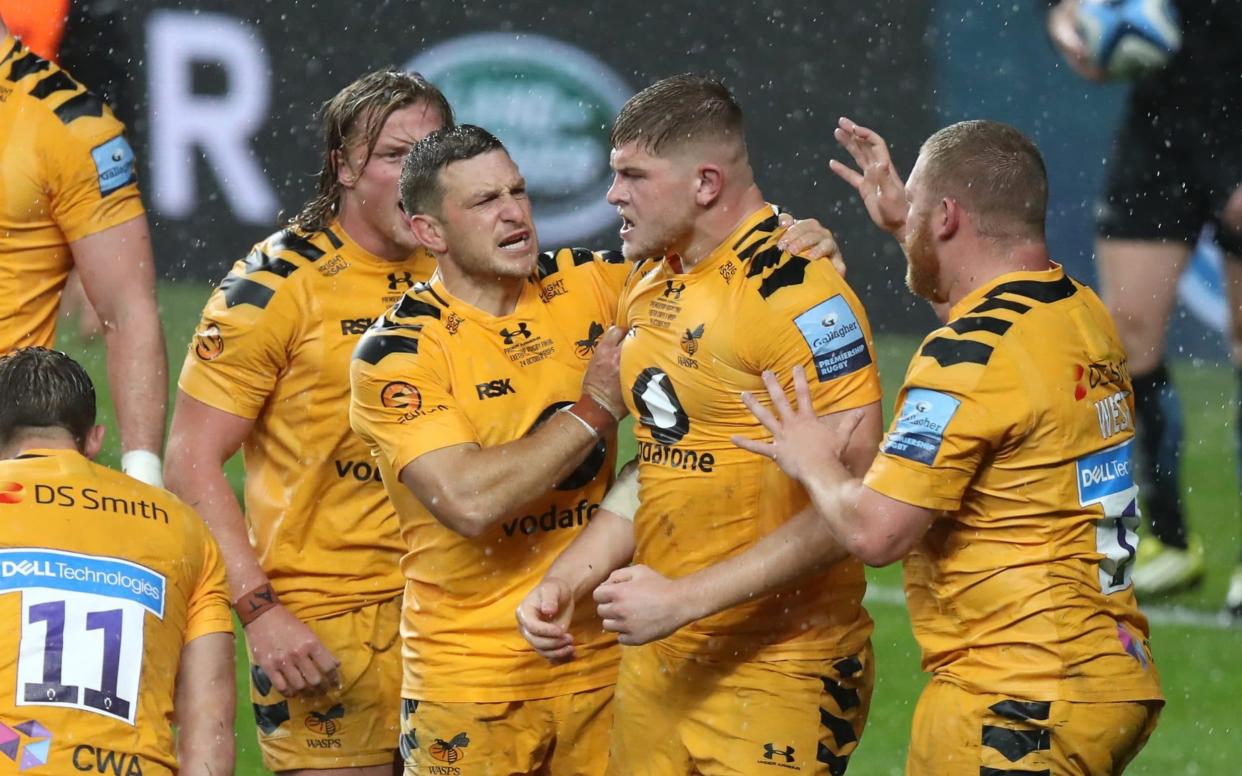 Jack Willis of Wasps celebrates with teammates after winning a turn over ball during the Gallagher Premiership Rugby final match between Exeter Chiefs and Wasps at Twickenham Stadium on October 24, 2020 in London, England.  - GETTY IMAGES