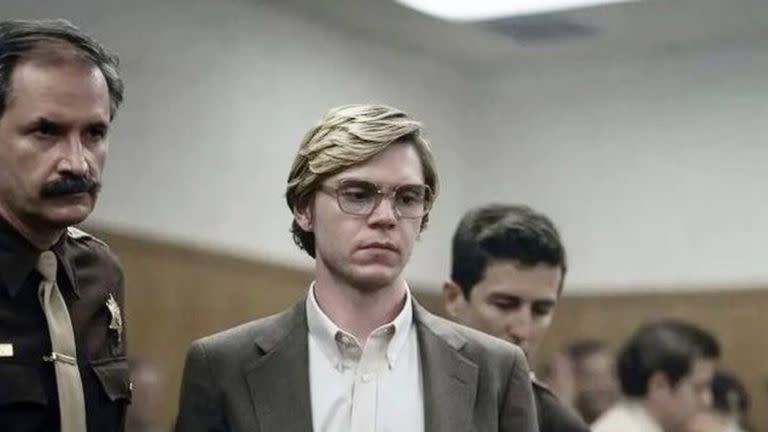 Dahmer: un retrato brutal y algo caótico del “Caníbal de Milwaukee” que busca ir más allá del golpe de efecto