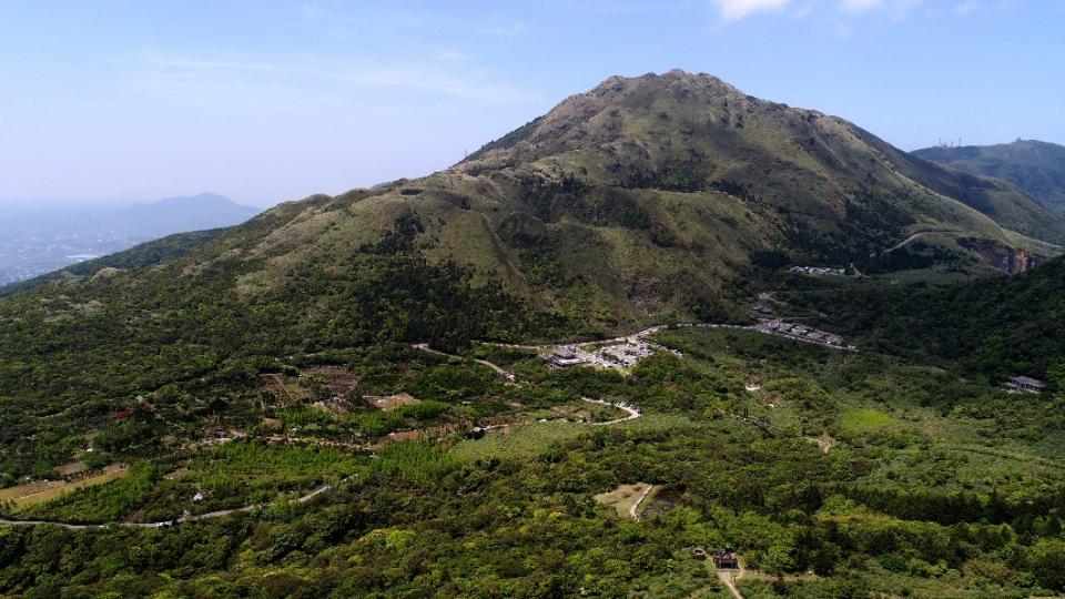 陽明山冷水坑步道可以觀賞芒草。（圖／翻攝自陽明山國家公園官網）