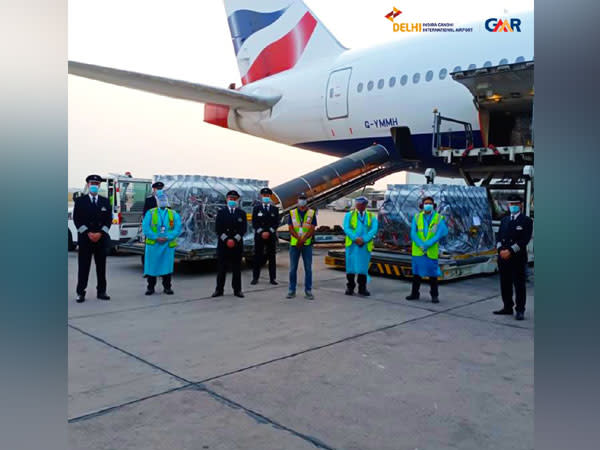 British Airways airlifts oxygen cylinders to Delhi. (Image courtsey:  @DelhiAirport)