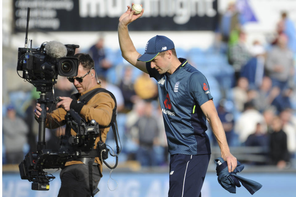 England's Chris Woakes applauds fans at the end of the Fifth One Day International cricket match between England and Pakistan at Emerald Headingley in Leeds, England, Sunday, May 19, 2019. (AP Photo/Rui Vieira)