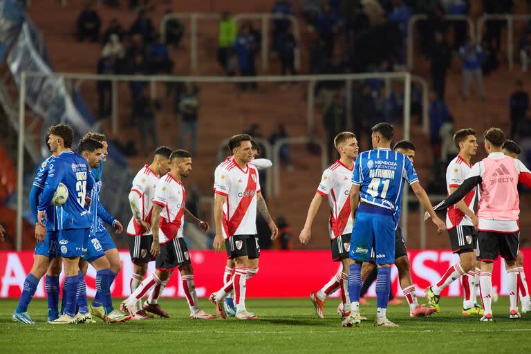 River no jugó bien y cayó en Mendoza ante Godoy Cruz