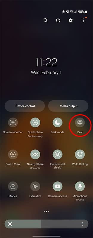 Enabling DeX via the quick toggles pane on a Galaxy phone