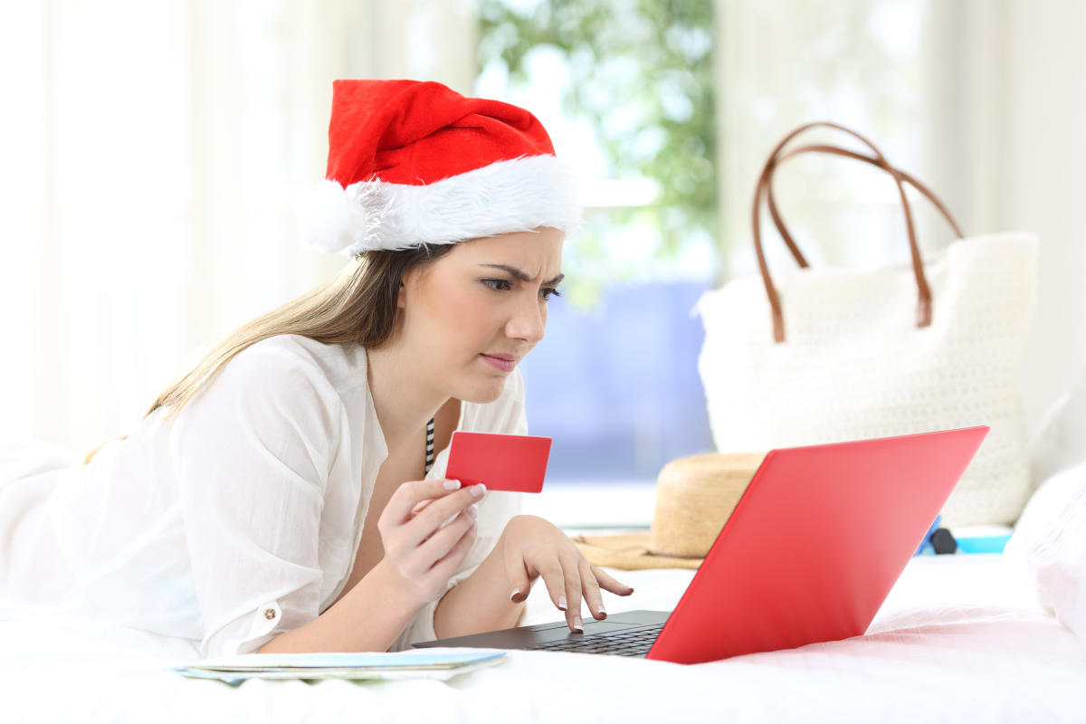 #Don’t let scammers ruin your holiday. Here’s how to stay safe while shopping online