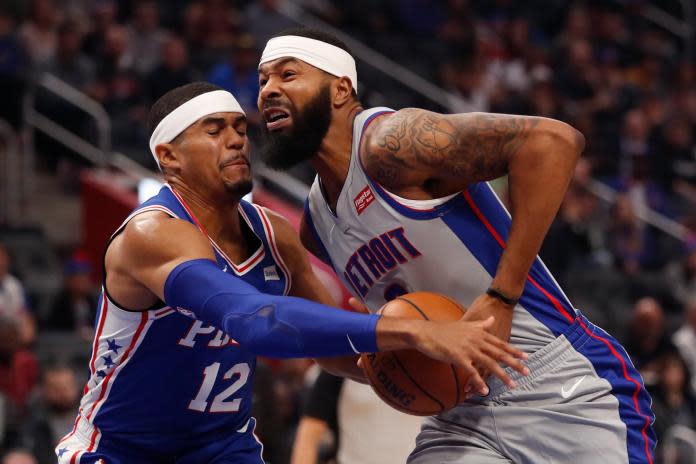 ▲76人Tobias Harris (左)、活塞同學Markieff Morris。（圖／美聯社／達志影像）