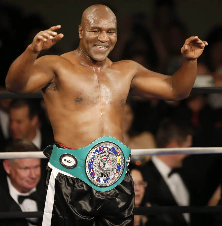 EVANDER HOLYFIELD: Toppte Lewis noch und wurde als einziger Boxer überhaupt viermal Weltmeister im Schwergewicht. Hielt auch im Cruisergewicht den WM-Titel und bestritt unvergessene Kämpfe gegen Mike Tyson und Lewis. Gab insgesamt drei Comebacks nach Rücktritten und hört erst 2011 mit 48 Jahren endgültig auf