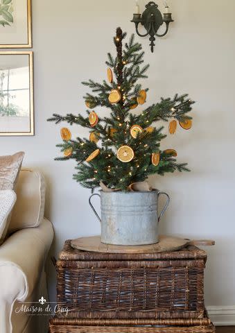 <p><a href="https://maisondecinq.com/french-farmhouse-christmas-decor/" data-component="link" data-source="inlineLink" data-type="externalLink" data-ordinal="1">Maison de Cinq</a></p>