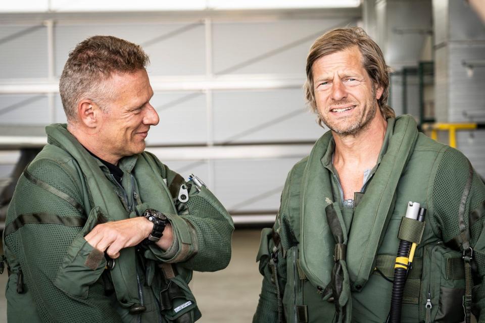 Henning Baum (rechts) verbrachte für die Reportage vier Monate bei der Bundeswehr. (Bild: RTL / Thorsten Weber/Luftwaffe)
