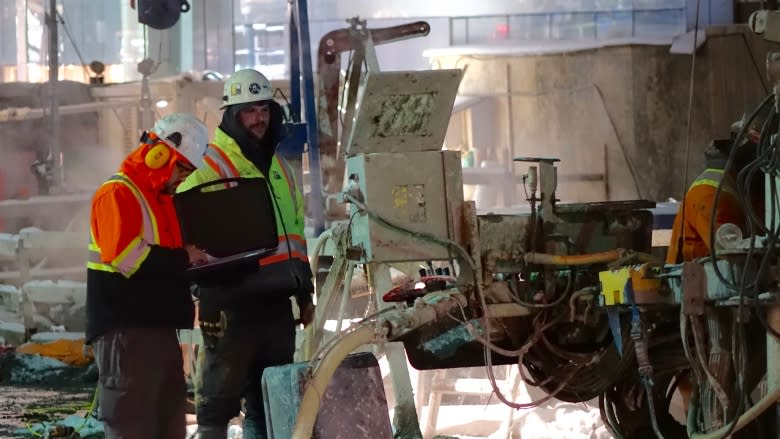 You call that a sinkhole? Mayor downplays latest Rideau Street 'degradation'