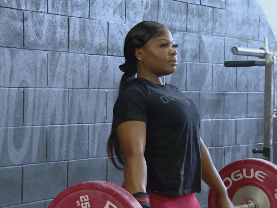 Toronto weightlifter and her dad hope to make their Olympic dreams come true