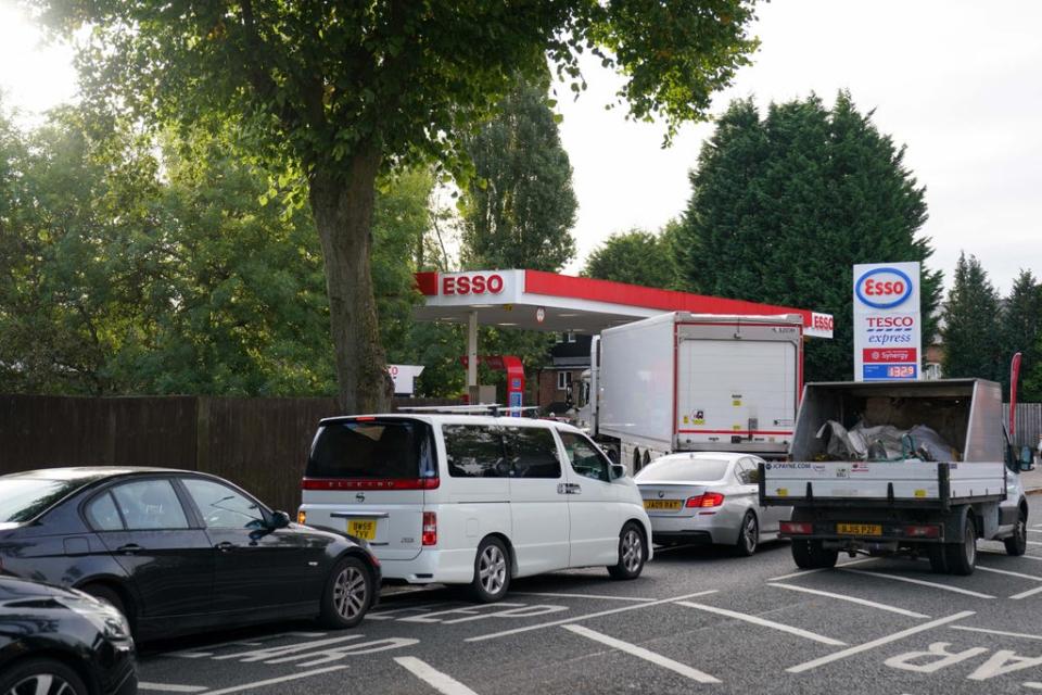 Drivers queue for fuel at an Esso petrol station in Bournville, Birmingham (Jacob King/PA) (PA Wire)