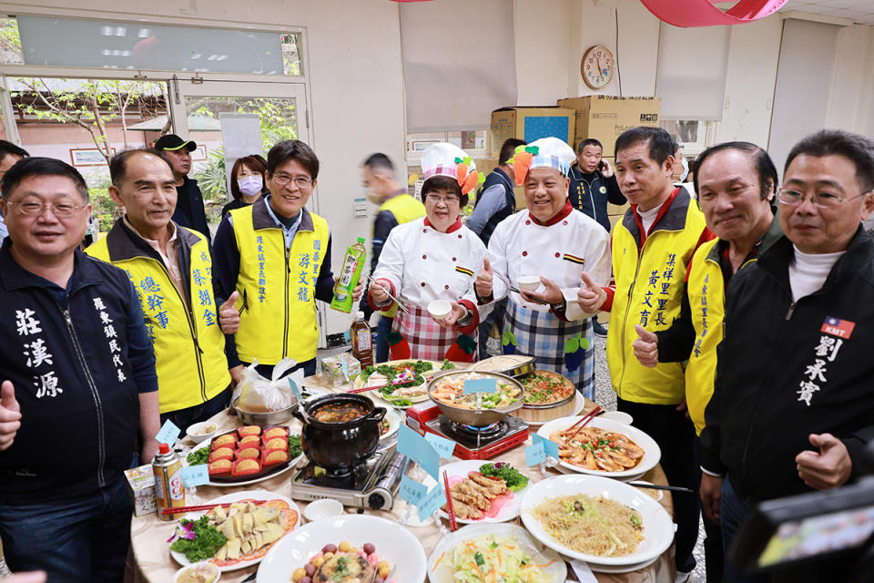 鎮長吳秋齡表示，今年呷拜拜特別選在清明節前，邀請各位返鄉祭祖的朋友踴躍訂購，全家作伙呷拜拜；同時，公所特別規劃一系列表演，同時邀請孫淑媚、郭婷筠、彭正、陳怡婷、舞魅孃－舞媓、莽樂團、黑皮等知名影視明星獻唱，讓鄉親吃得開心、看得歡喜。