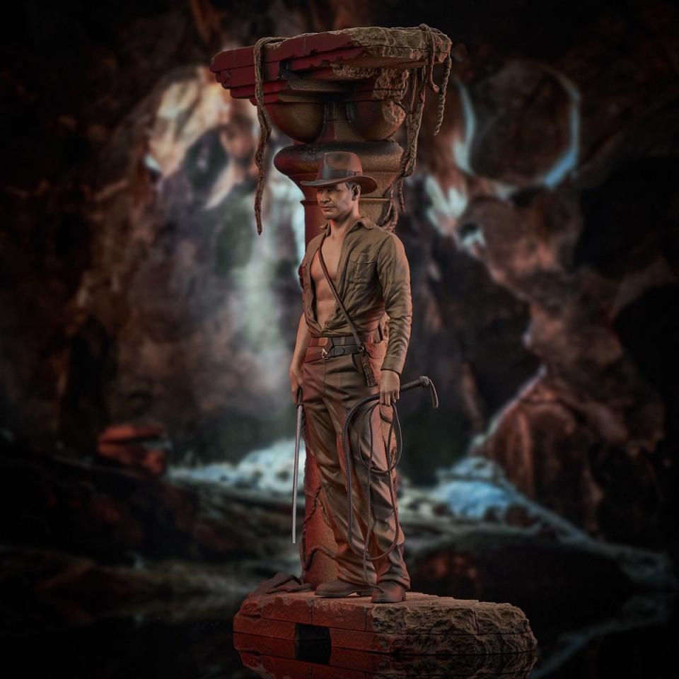 Indiana Jones and the Temple of Doom Gentle Giant statue side view