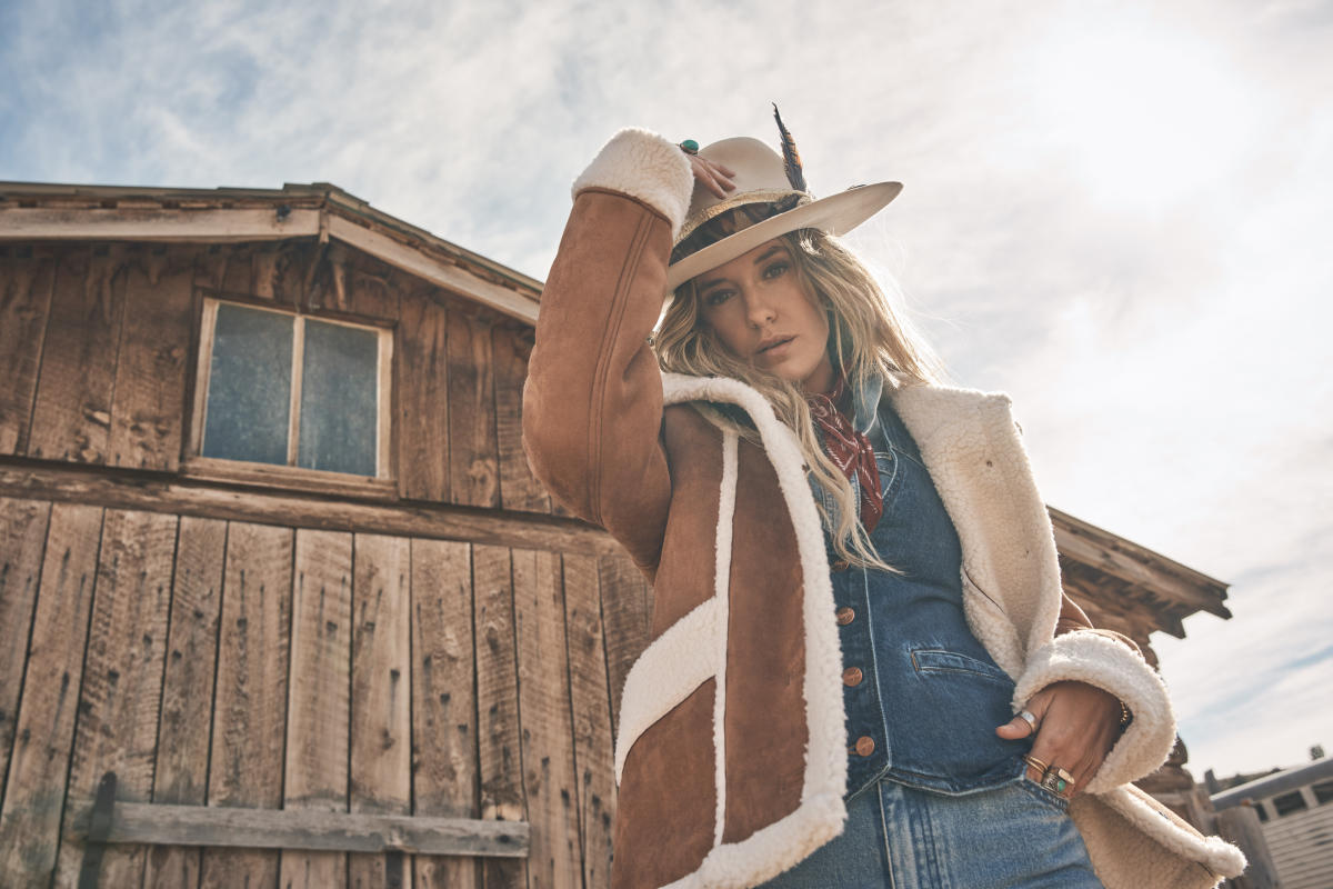 Lainey Wilson's Custom Cowboy Hat: Shop the Look – Billboard