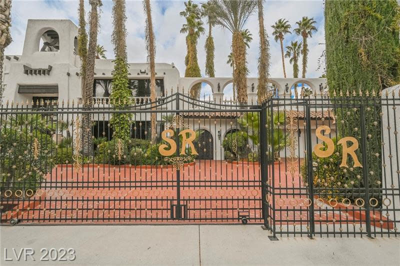 Siegfried & Roy’s Jungle Palace home in Las Vegas for sale, listed at $3 million. (Photo: Ron Miller – Zipp3D)