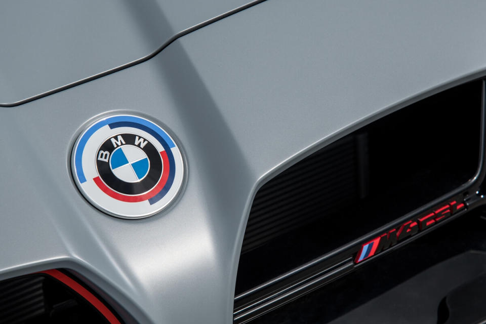 P90461676_highRes_the-new-bmw-m4-csl-n.jpg