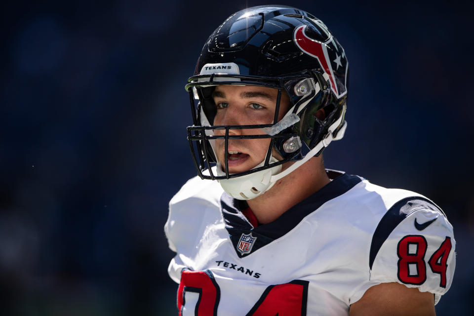 INDIANAPOLIS, IN - SEPTEMBER 30: Houston Texans tight end Ryan Griffin (84) warms up on the field before the NFL game between the Indianapolis Colts and Houston Texans on September 30, 2018, at Lucas Oil Stadium in Indianapolis, IN. (Photo by Zach Bolinger/Icon Sportswire via Getty Images)
