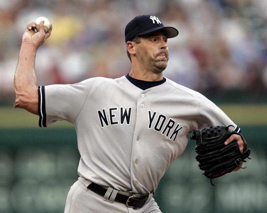 Former MLB pitcher Kevin Brown took the law into his own hands by holding alleged mail thieves at gunpoint. (AP)