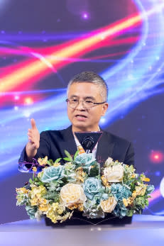 中華電信1～5月業績繳出漂亮成績單，董事長郭水義表示，未來將保持領先，「兆元市值近在咫尺」。業者提供