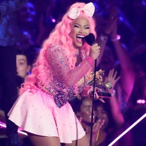 For Barbs Nicki Minaj Wins Video Vanguard Award 2022 MTV VMAs