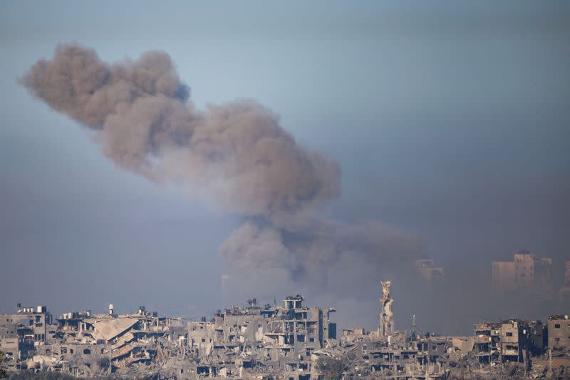 Vista del humo procedente de Gaza desde el sur de Israel