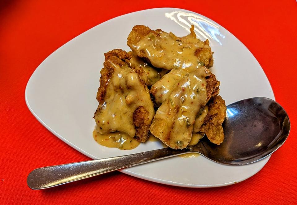 It’s an odd pairing at first sight, but the Deep-fried Pork Belly with Chef’s Special Sauce was a delicious one on first bite.