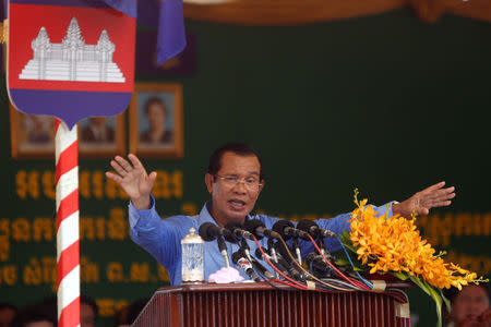 Cambodia's Prime Minister Hun Sen attends a rally in with garment workers in Kandal province, Cambodia May 30, 2018. Picture taken May 30, 2018. REUTERS/Samrang Pring