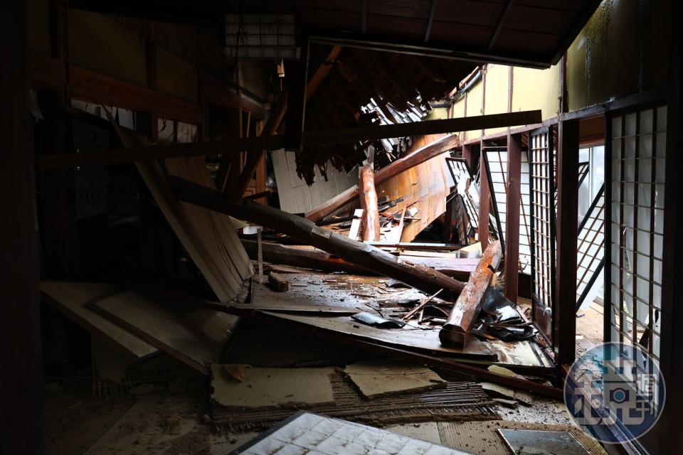 日本能登半島強震災情慘重，志賀町房屋倒塌滿目瘡痍。