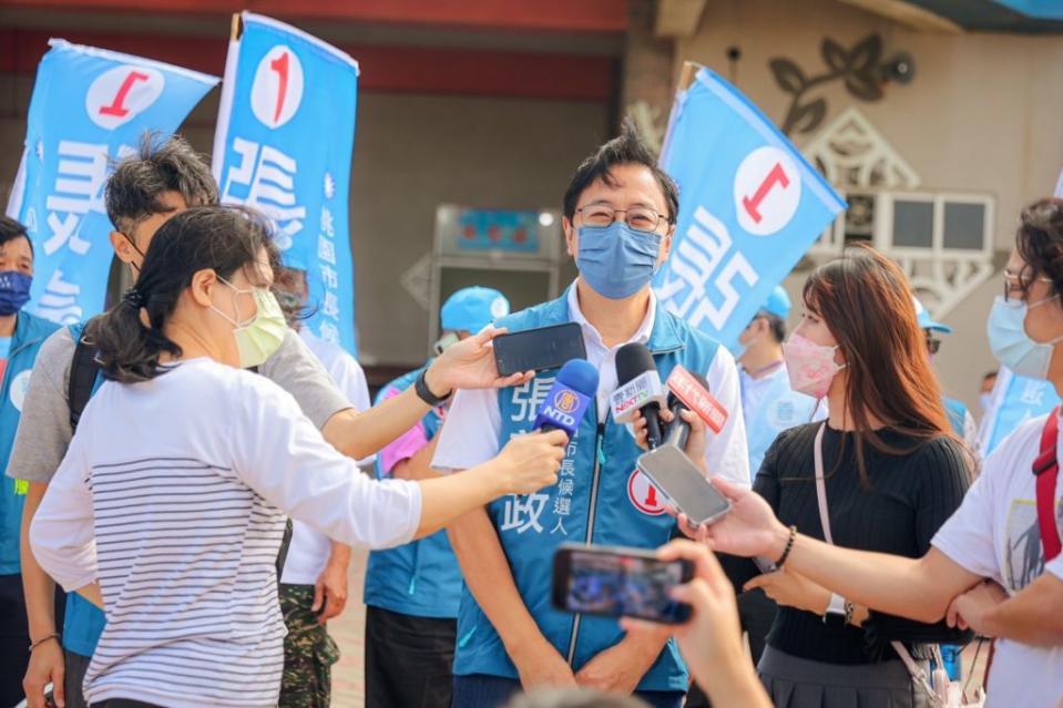 張善政表示民進黨雙標應予唾棄，打造桃園海岸夏威夷化。（張善政辦公室提供）