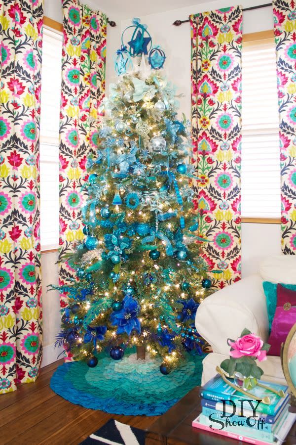 25) Blue Ombré Christmas Tree