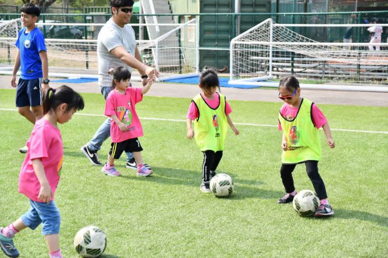 足球休閒園區共有4座場地-讓台中足球運動向下扎根。台中運動局提供