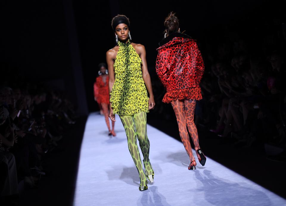 Animal-Print von Kopf bis Fuß bei Tom Ford. (Bild: Getty Images/Angela Weiss/AFP)