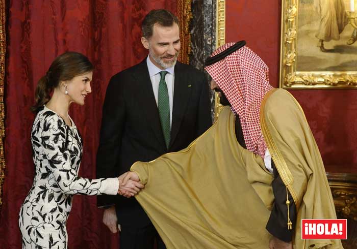 Mohamed bin Salman con los Reyes de España
