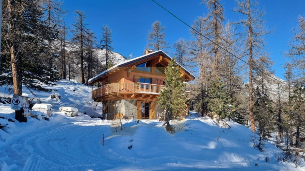 Mountain high: the best ski resorts to buy in - Portfolio by Savills