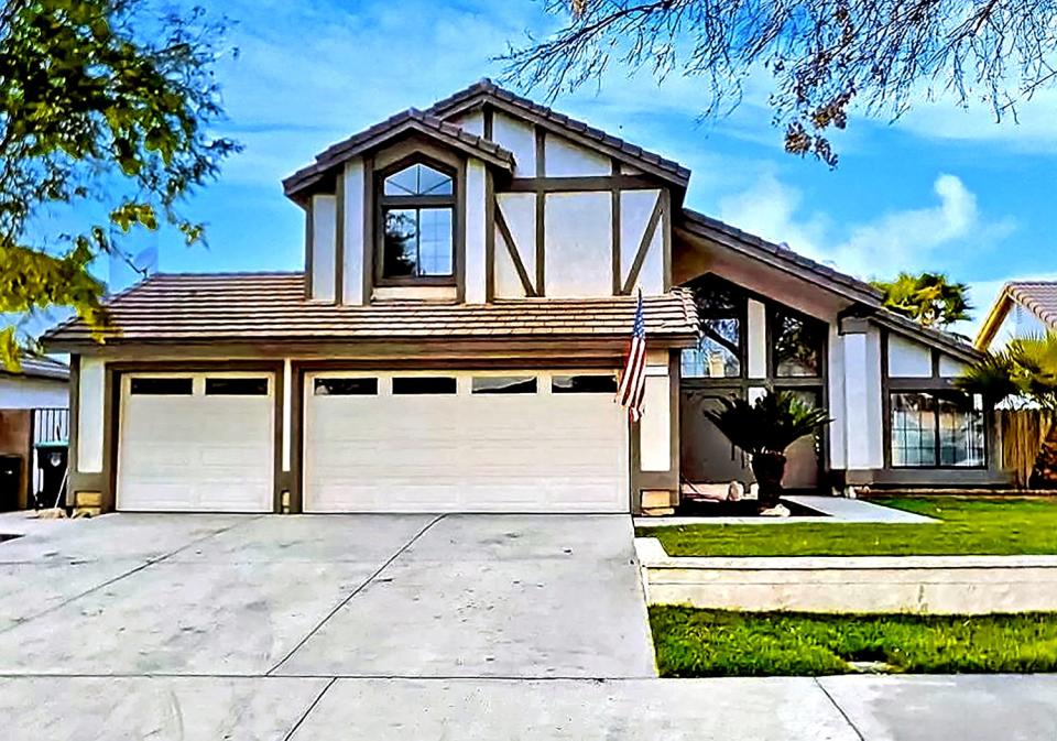 2270 Garland Way, Hemet.