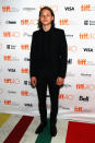 <p>Jack Kilmer, le fils de Val, était lui aussi l’un des précurseurs de cette mode, avec Dylan Brosnan, en posant pour Saint-Laurent en 2015. Crédit image : Getty Images </p>