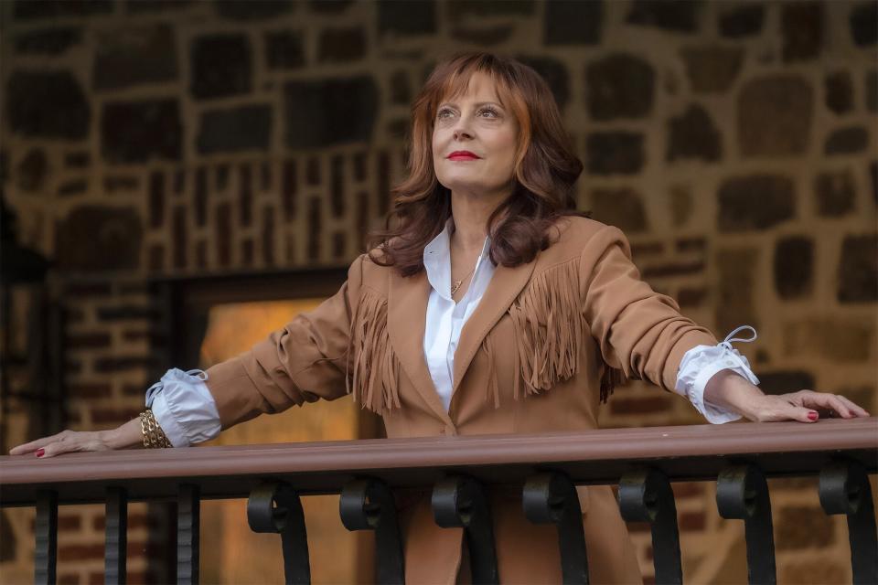 MONARCH: Susan Sarandon in the series premiere of Monarch airing Sunday, Sept. 11, immediately following the FOX NFL doubleheader (8:00-9:00 PM ET, and simultaneously to all time zones). It then makes its time period premiere Tuesday, Sept. 20 (9:00-10:00 PM ET/PT). CR: FOX © 2022 FOX Media LLC.