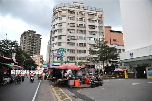 《新北市蘆洲景點美食》環堤大道寵物彩繪階梯(最新景點)．蘆洲李宅古蹟(抓周收涎熱點)．阿六切仔麵(捷運蘆洲站)．得勝街廟口米苔目(捷運三民高中站)