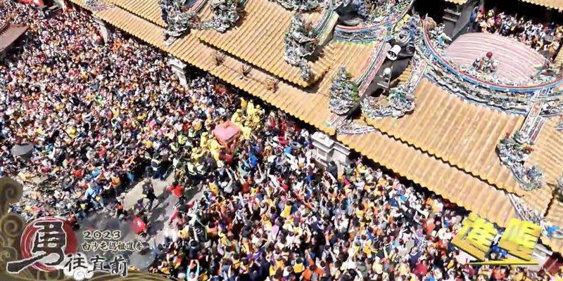 白沙屯媽祖衝入北港朝天宮。（圖／寶島神很大）