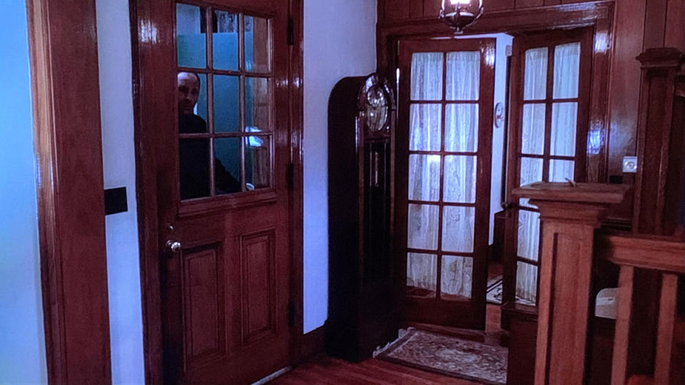 Inside Uncle Junior's front door on The Sopranos<p>via screen capture</p>