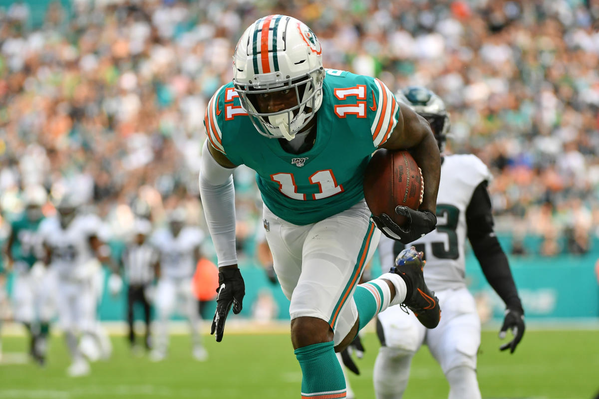 New England Patriots acquire WR DeVante Parker in trade with Miami