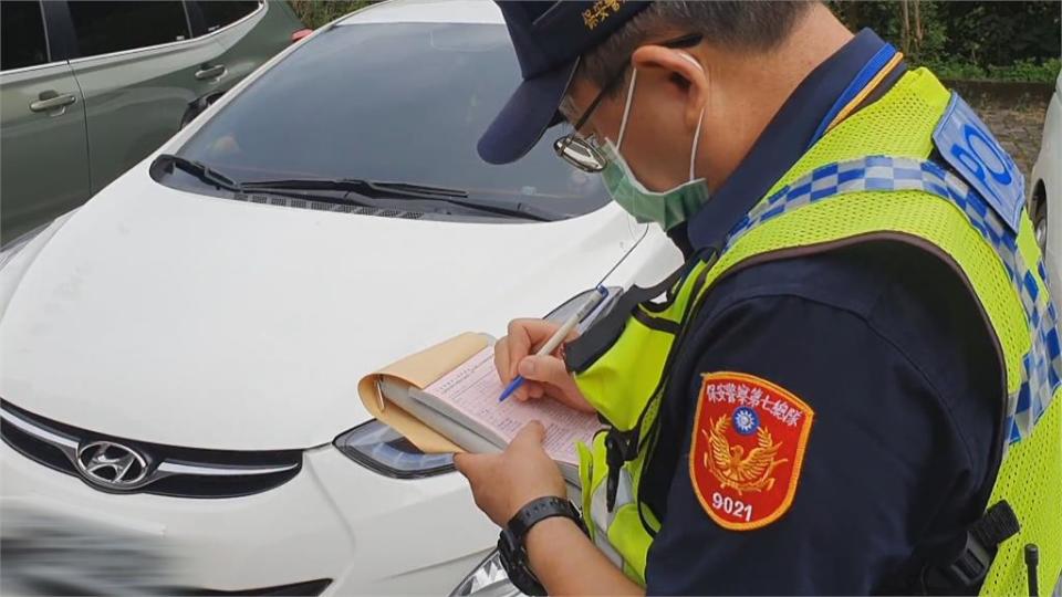 降級後週末湧人潮　太魯閣停車場降載現違停亂象