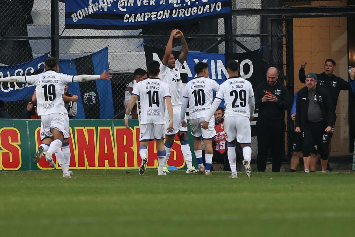 Deportes - FÚTBOL URUGUAYO. TABLA ANUAL - TORNEO CLAUSURA.