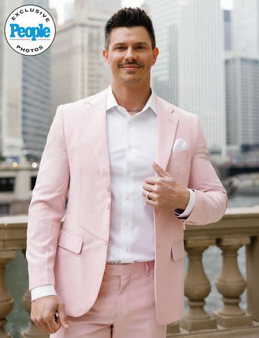 <p>Dolceamorphotoandfilm</p> Kenny Braasch wore a pink suit and sneakers to the party